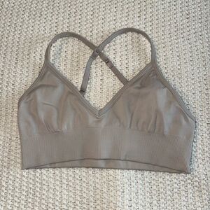 Lululemon Athletica Awakening Gray Sports Bra Seamless Comfort Size 4